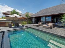 Вилла Bayu Gita - Beach Front, Вид вилла с бассейном